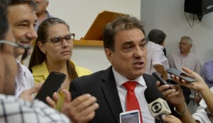 Advogado Salvador Mustafa Campos, que assessorou prefeito Ivo Santos, anunciou que vai tentar mudar decisão ingressando com medida Justiça (Foto: Acácio Rocha). Advogado Salvador Mustafa Campos, que assessorou prefeito Ivo Santos, anunciou que vai tentar mudar decisão ingressando com medida Justiça (Foto: Acácio Rocha).