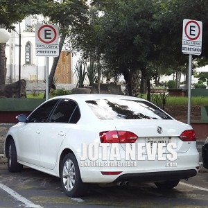 Ribeirão estaciona o carro na vaga exclusiva para o prefeito