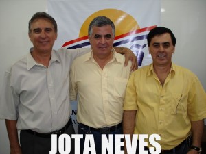O engenheiro José Roberto Rasi ladeado por Waldemir e Ribeirão, quando o parlamentar apoiava o ex-prefeito
