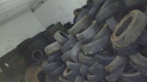 Carcaças de pneus retiradas de borracharias