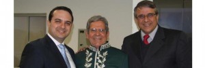 Evandro Gussi, professor Felipe Aquino e deputado Reinaldo Alguz, em julho de 2012, durante homenagem ao apresentador