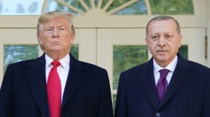O presidente Donald Trump, ao lado do presidente turco Tayyp Erdogan, em Washington Imagem: MANDEL NGAN / AFP 
