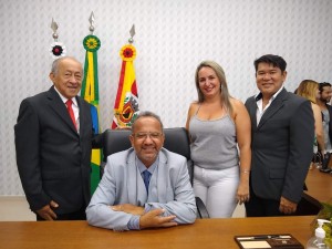 Fotos/Arquivo Valdecir Luis: Marcos Nomura ao lado da atual esposa Josy Tirado, com o prefeito Manoel Rosa e o vice-prefeito Atonio Fernandes