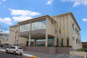 Prefeitura-Bastos-300x200 BAGUNÇA: Justiça dá 48h para prefeito de Bastos suspender lei de aumento de salários de secretários