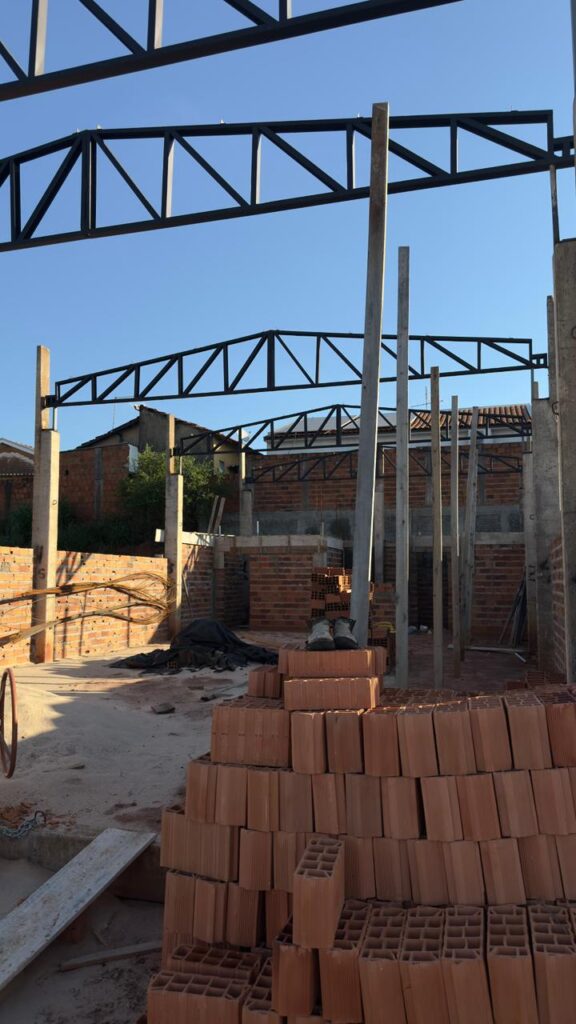 OBRA-EMBARGADA-1-1-576x1024 Embargo de obra em loteamento gera conflito político em Bastos