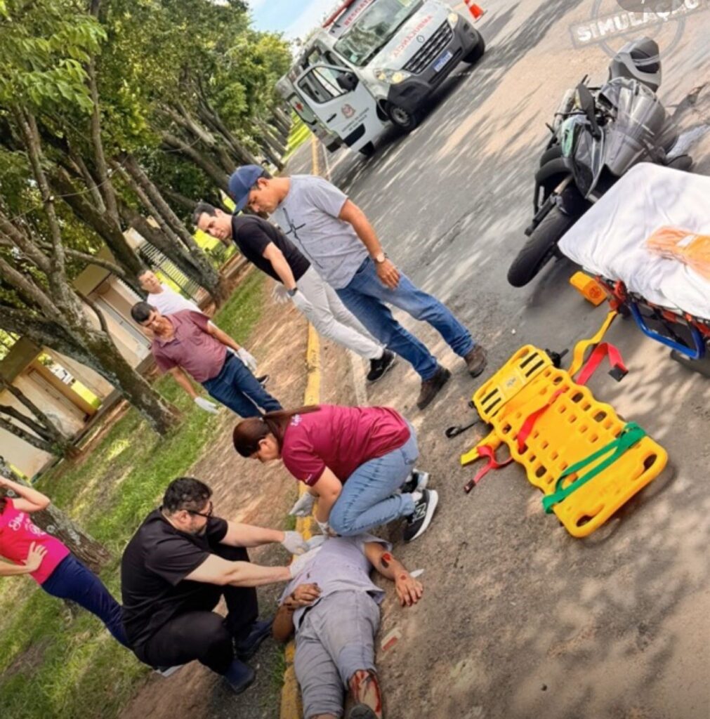 AMBULANCIA-2-1011x1024 Ambulanceiros protestam contra PL dos motoristas