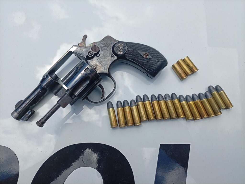 HERCULANDIA-REVOLVER-38-1024x771 Marília manda reforço para Herculândia; armas e drogas são apreendidas