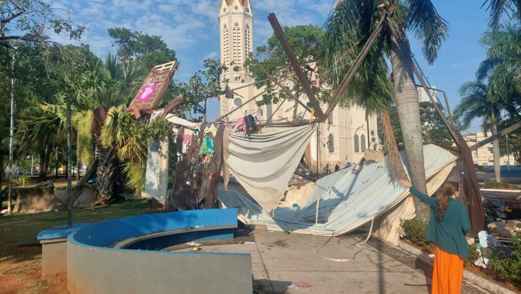 TENDA-1024x577 TUPÃ CRIA NOVA REGRA APÓS SUSTO NA PRAÇA DA BANDEIRA